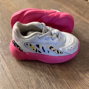 Adidas Ozelia IG2725 Ftwr White Pink Toddler Size 4K Sneakers Shoes Gently Worn